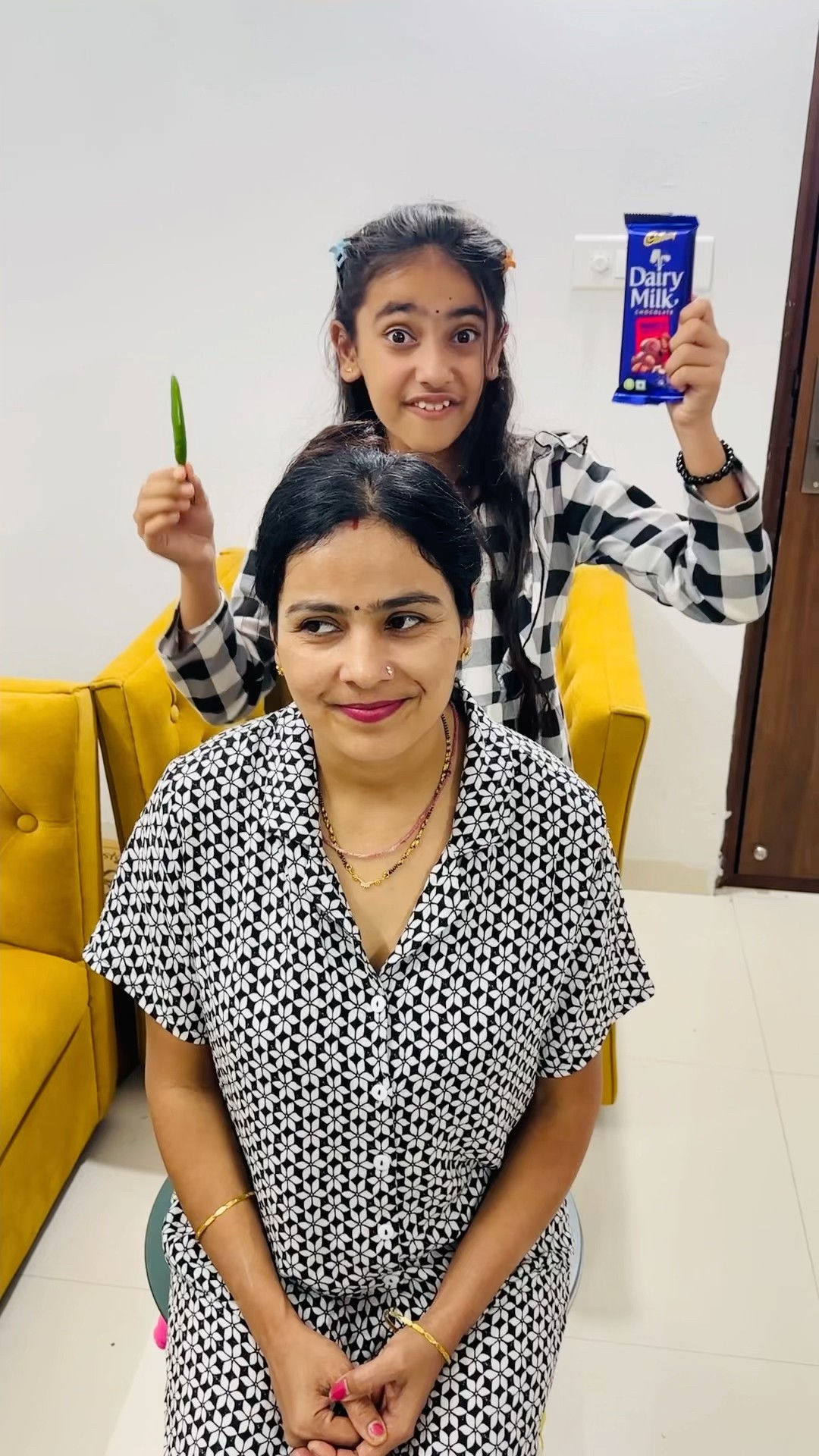 Mummy ne Samayra ko yeh kya de Diya???? #shorts #samayranarula #youtubeshorts #funnyvideo