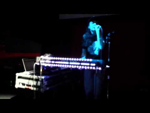 Jessy Lanza - Giddy [Live @ Mercury Lounge, Ottawa, Canada. April 30, 2014] 720p HQ