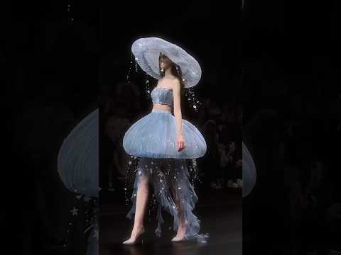 عرض ازياء جنون الموضى في بروكسل Fashiondesign Fashion Dress Beautiful فساتين سهرة Love أزياء