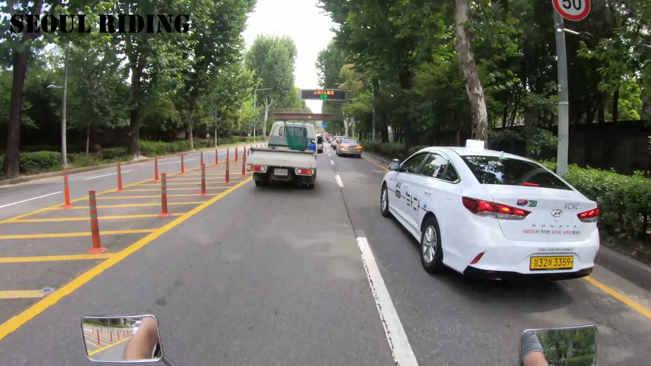 From Wonhyo Street over Banpo Bridge