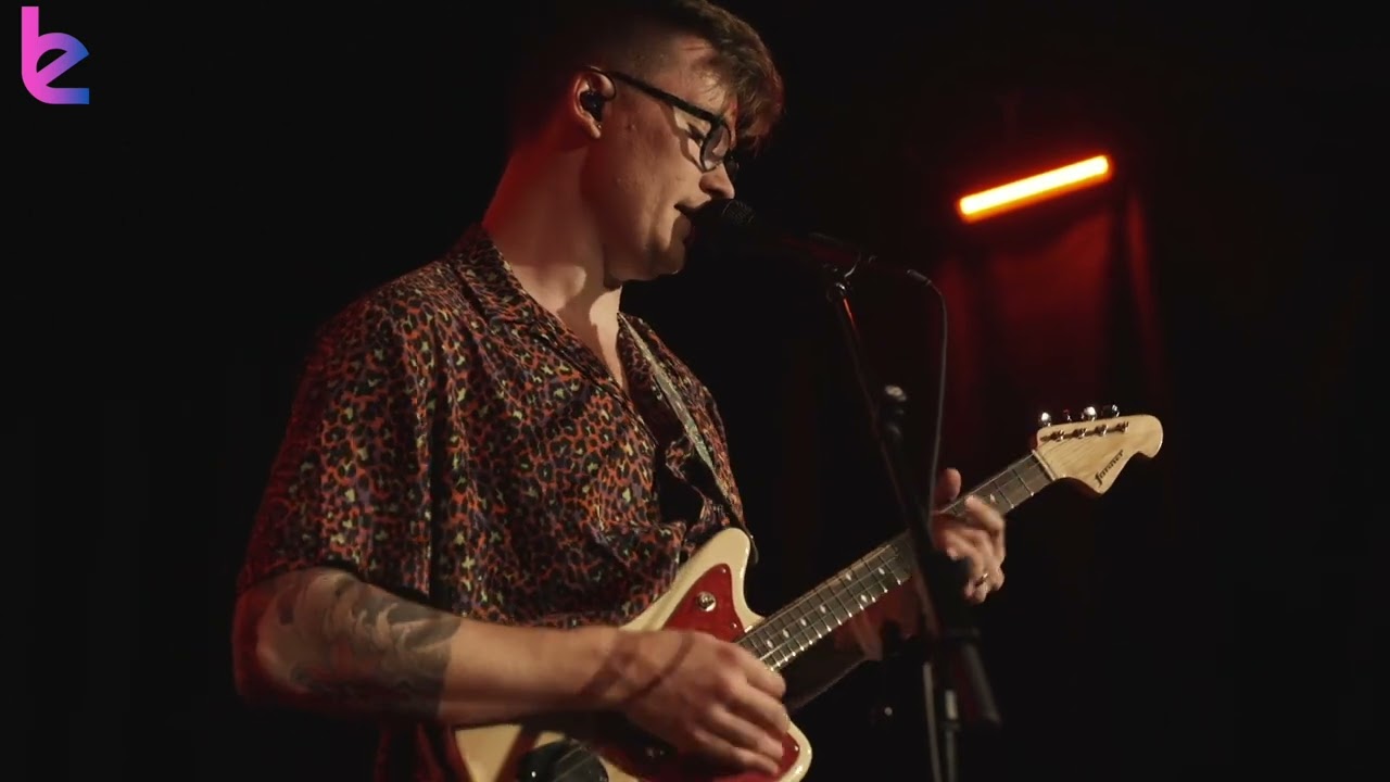 Mr Ukulele | Norwich Ukulele Player | Weddings and Events