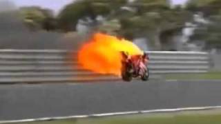 Bike catches fire - world superbike championship crash acidente moto
gp(motocicleta pega fogo)