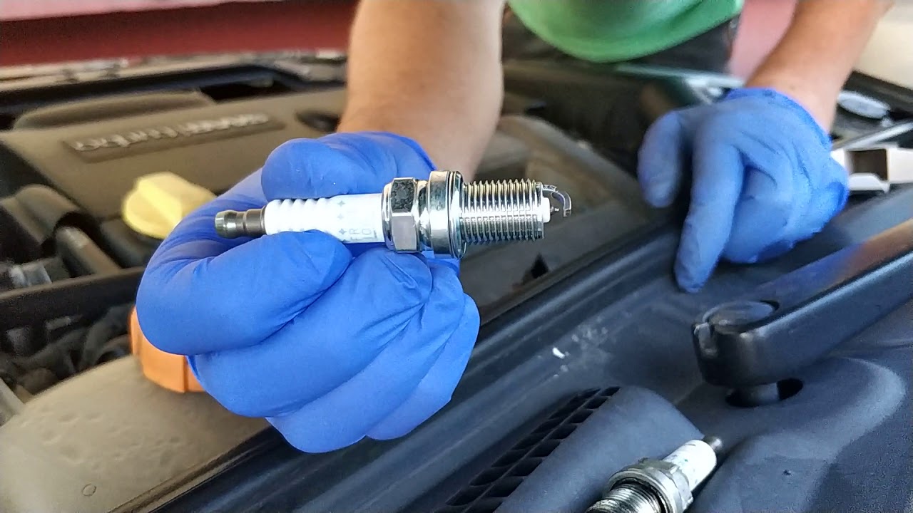 Saab 93 2.0t B207L replacement of spark plugs YouTube