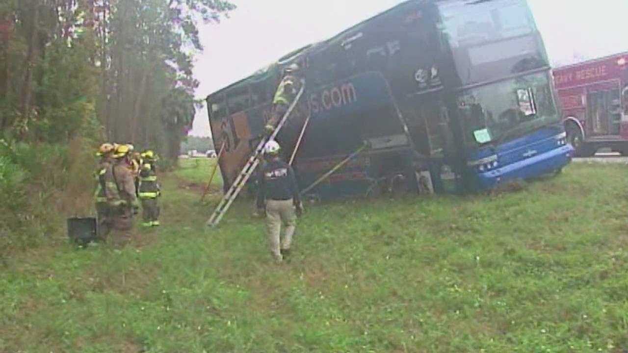 6 passengers injured in double decker bus crash - YouTube