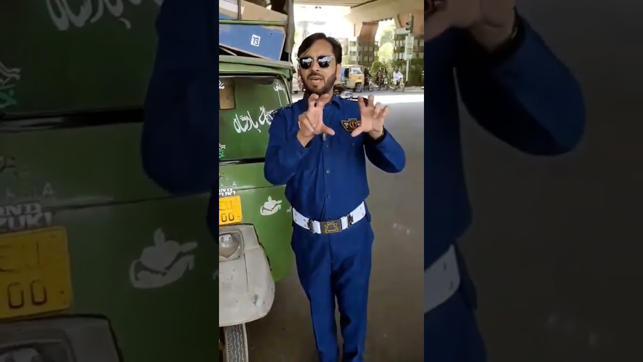 Traffic Police Lahore in full action Traffic Police lahore very good action in lahore Traffic Police