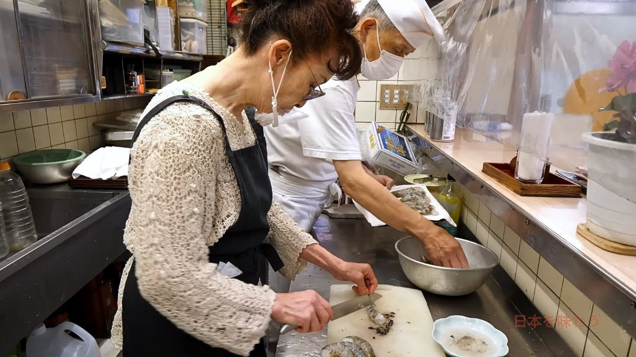Super Hardworking OLD Couple Working Together to RUN the BEST SOBA Noodles in TOKYO -- SUPER BUSY!!!