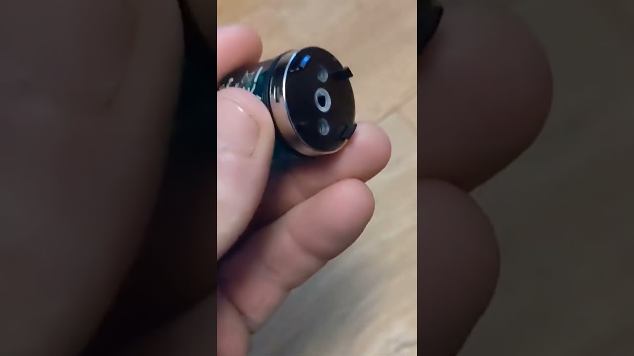 Assembling the Memers 10,000 puff disposable vape.