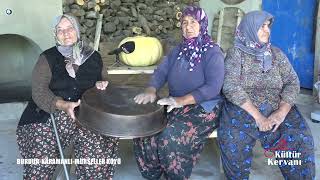 Burdur Mürseller Köyünde Kadınlar  Tirki çalarak  Türkü söyledi