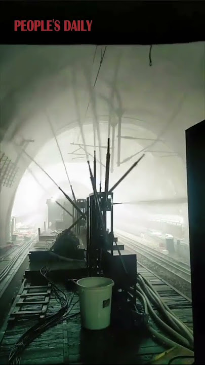 This washing machine makes cleaning railway tunnels a breeze.