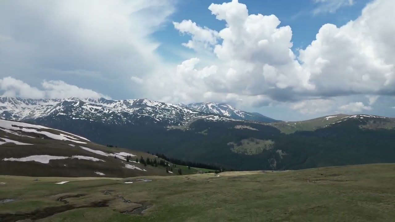Herrliche Aussichten in Rumänien auf dem Transalpina Pass mit dem Motorrad  imMai 2023