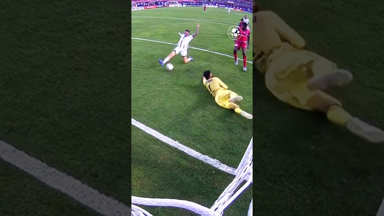 How did he miss that? 🤯 #JamieMaclaren #JFCMBSG#ISL12