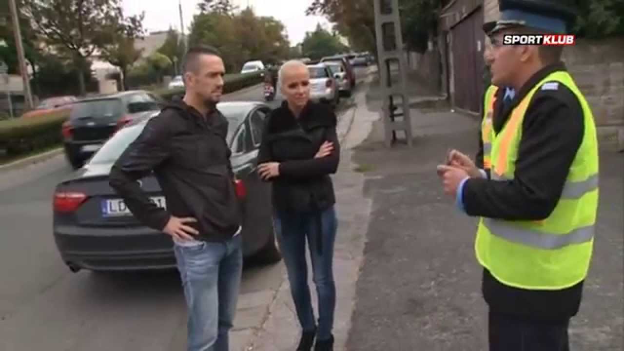 Bilincsbe verték Kabát Petit