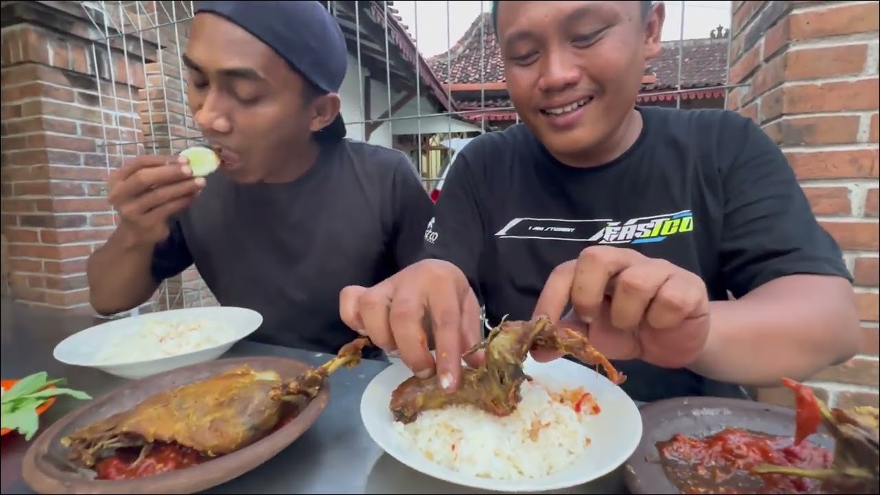 GYM YO GYM ! - Ning di imbangi karo bebek e leh pak . Yoporaaaaa HAHAHAHAHA