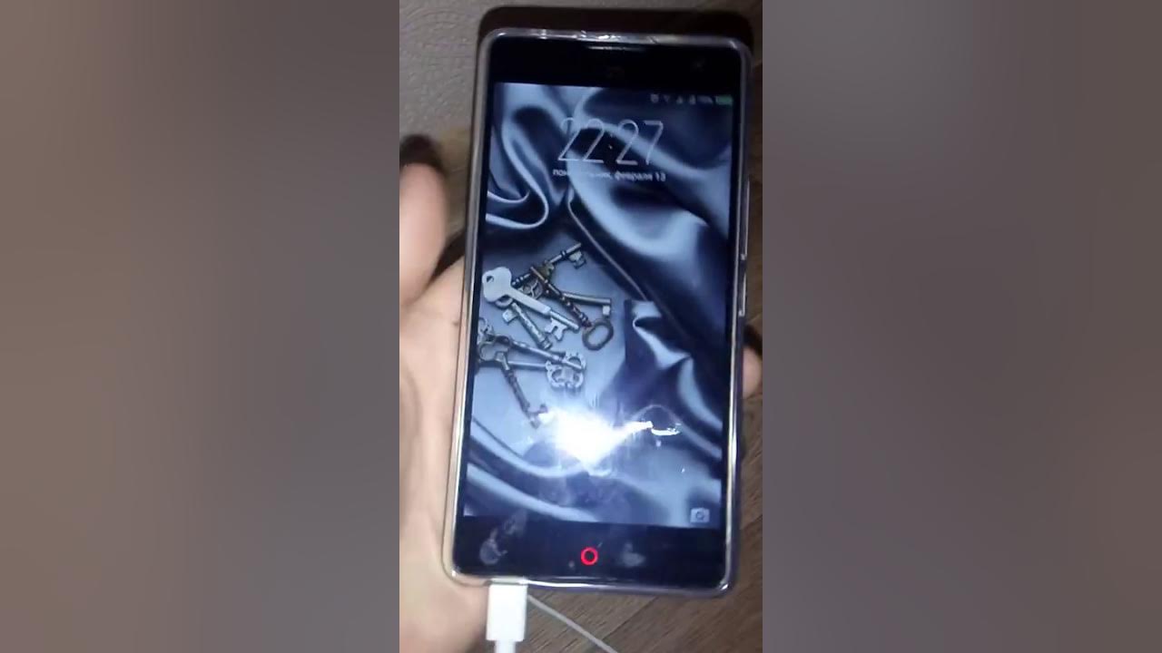 Phone sensor. Калибровка тачскрина samsung. Калибровка дисплея смартфона андроид. Дисплей на айфоне сам нажимает. Сенсор глючит.