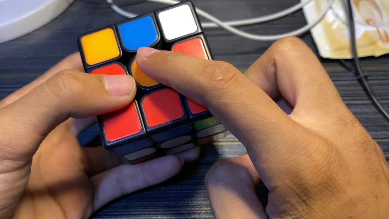 LEARN HOW TO SOLVE 3X3 RUBIK'S CUBE IN LESS THAN 1 MINUTE - YouTube