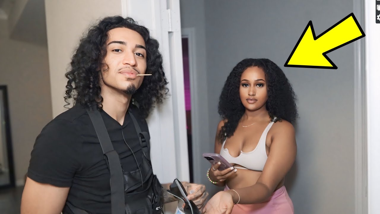 I Broke Into A Stranger House!😳