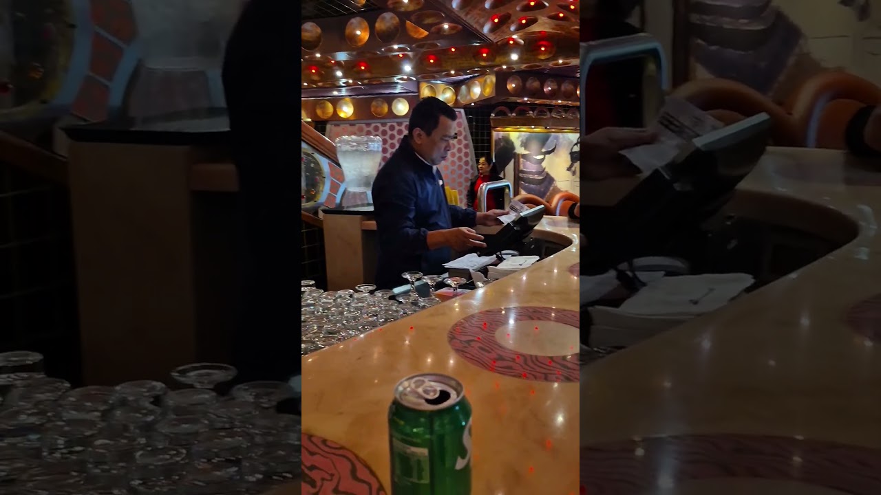 Getting on & first drink at Carnival Splendor