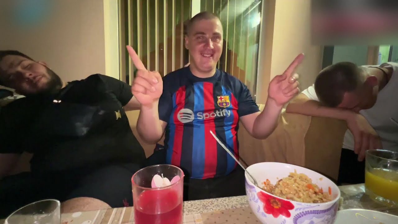 АНАР С ДЕДОМ ЗА СТОЛОМ ОБЩАЕТСЯ - anarabdullaev