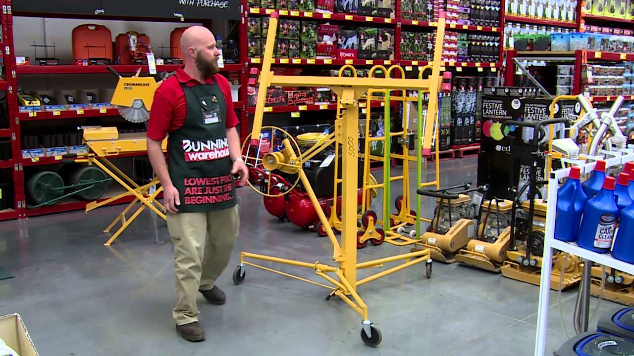 Tips For Using A Panel Lift Diy At Bunnings Youtube