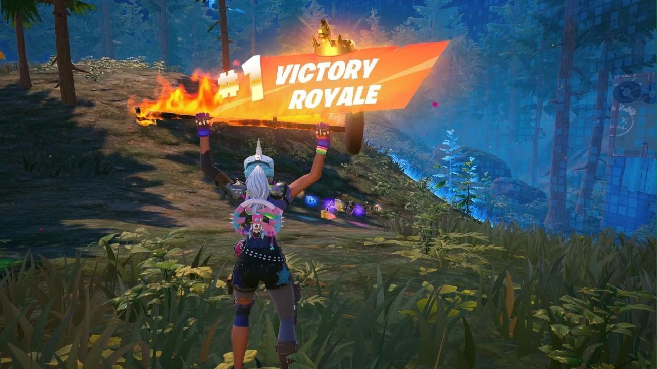 *NEW* HELMET ON BRITE RAIDER SKIN IN FORTNITE PS5 + A VICTORY ROYALE WIN! (SOLO)