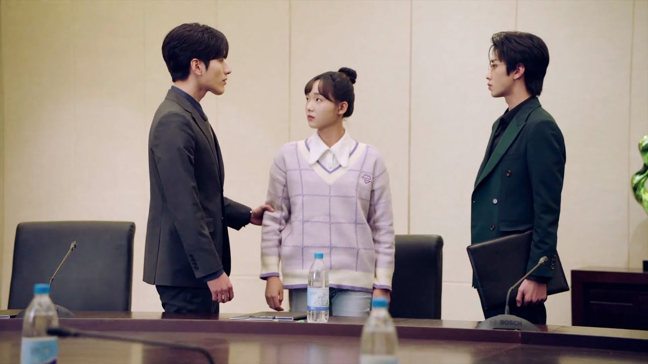 ซินเดอเรลล่าอับอายขายหน้าในที่ประชุมผู้ถือหุ้น เปิดเผยว่าเป็นคู่หมั้นของซีอีโอ