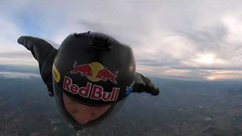 Skydiving Jump - Wingsuit solo - 875° jump [360°]