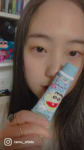 ASMR 歯磨き粉?みたいなガムを食べる chewing gum sound #short