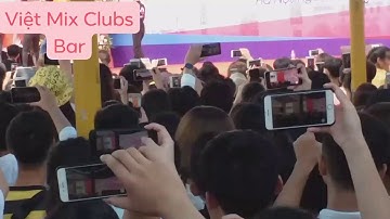 ERIK HÁT TẠI TRƯỜNG ĐẠI HỌC  KINH DOANH CÔNG NGHỆ NỔ NHƯ BAR.