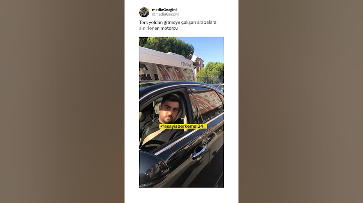 Ters yoldan gitmeye çalışan arabalara sinirlenen motorcu