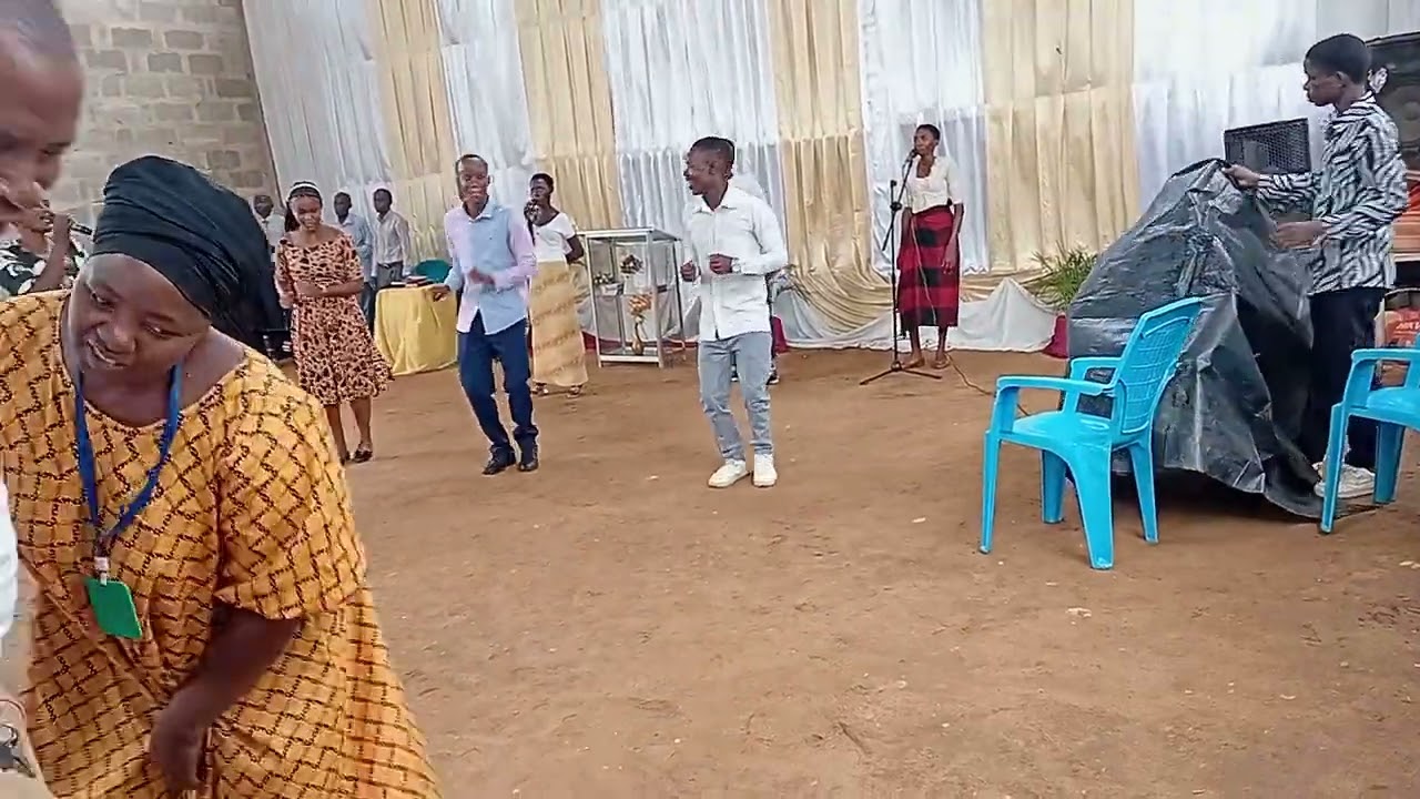 Nikiwa katika majukumu ya prais