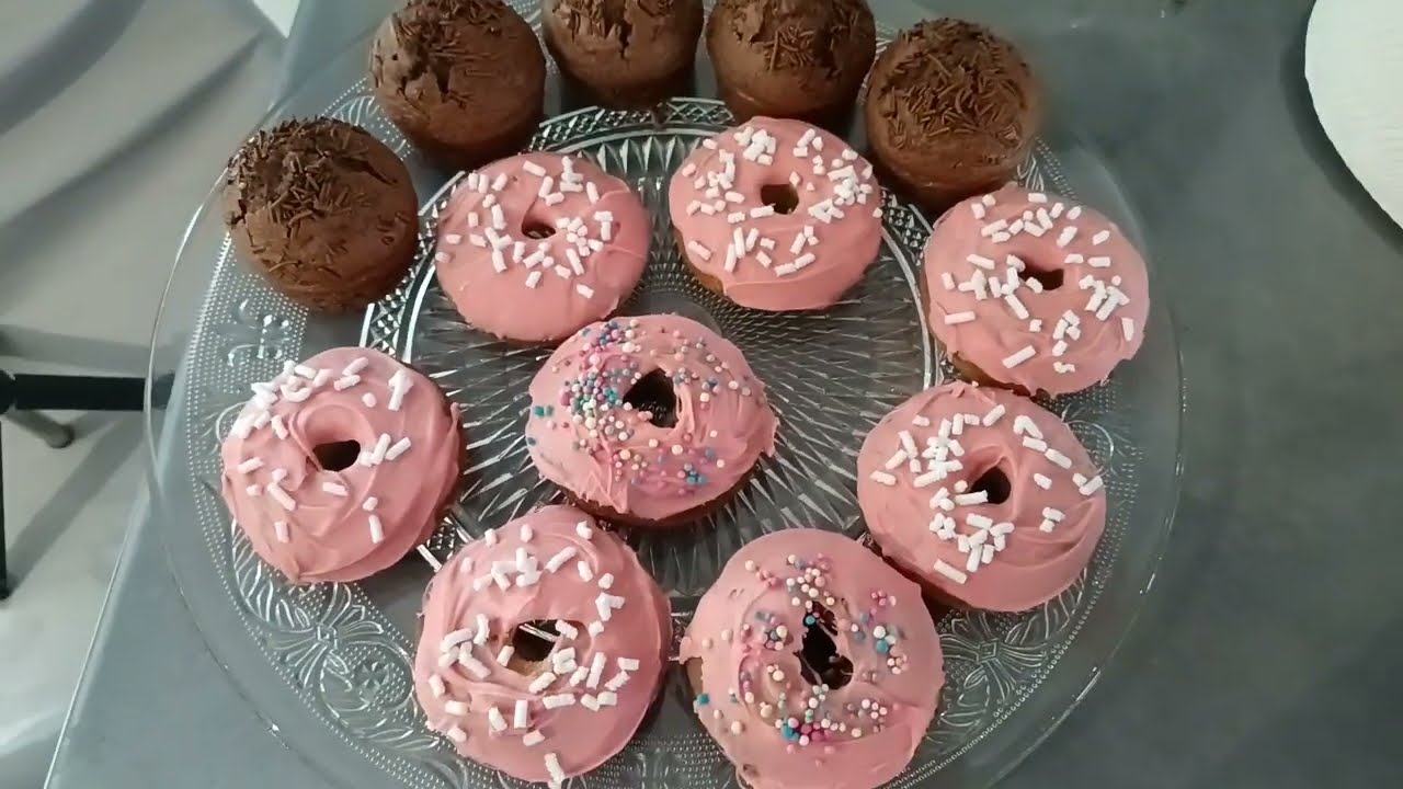 Ciambelle e muffin con un solo impasto (allo yogurt)