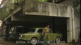 Dev Anand drives around his 'Bombay meri jaan', in a Fiat Padmini