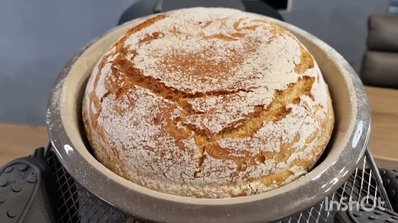 Knetfreies Brot aus dem Deluxe Air Fryer, im runden Zaubermeister ...