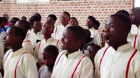 Maria mubyeyi mutagatifu wa yezu nuwacyu mawe by poweri cantores Nyange