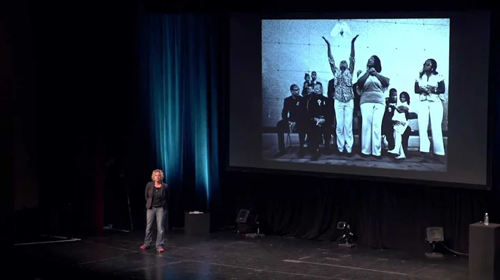 Barbara Davidson Speaks at Luminance 2012