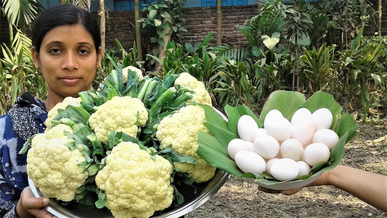 Bengali Food Recipe | Dim Fulkopi Curry Recipes | Cauliflower Egg Cooking By Street Village Food