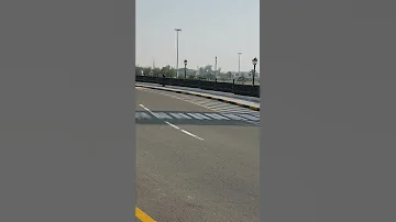مواقف مطار الشارقة 