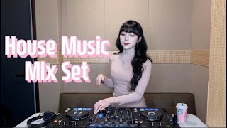 House music can be so exciting!!😆  Into the charm of house music...💫  ⎮Dance Pop, House Mix Set