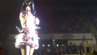 Katy Perry - Talking To Her Fans - California Dreams Tour - Nottingham