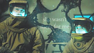 Hopper & Joyce || she wasnt ment for me