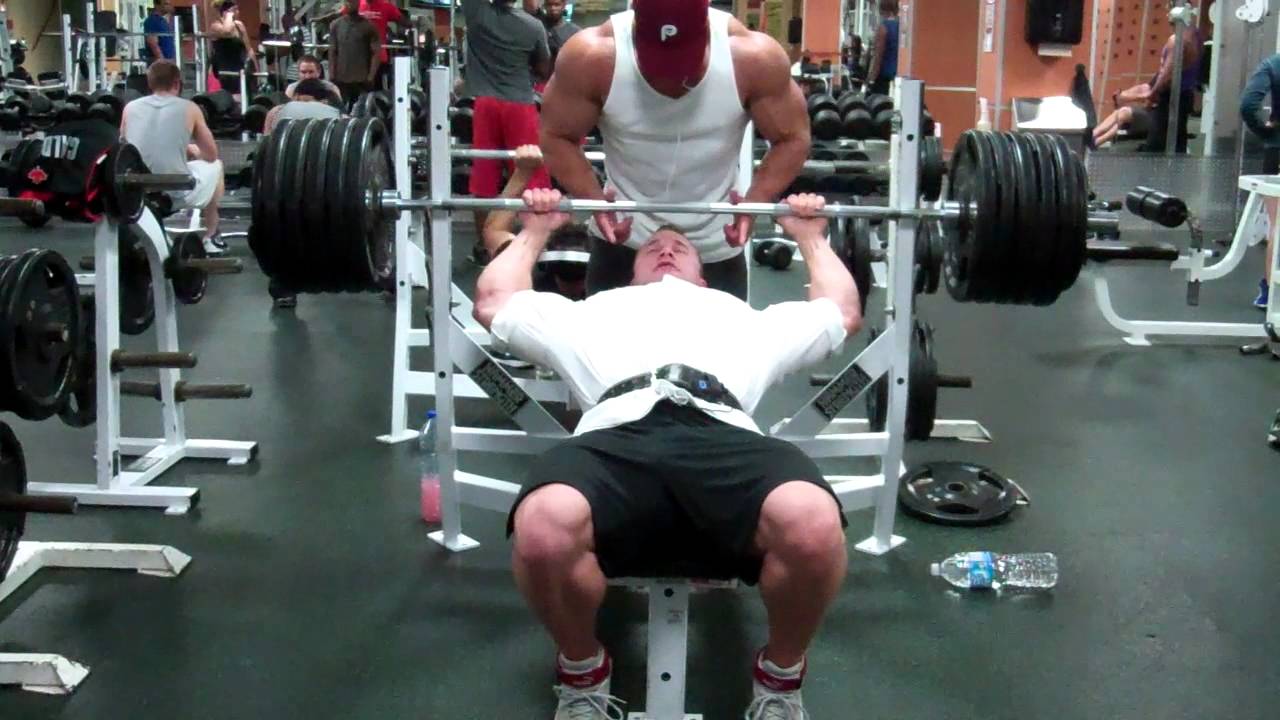 Tom Chiplick 545 raw bench press - YouTube