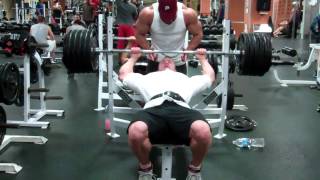 Tom Chiplick 545 raw bench press