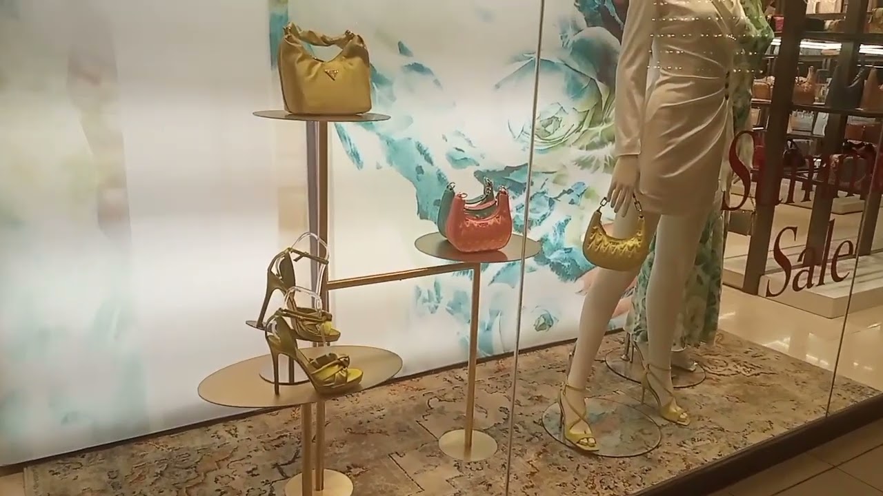 Eid day 1 Having fun In mall