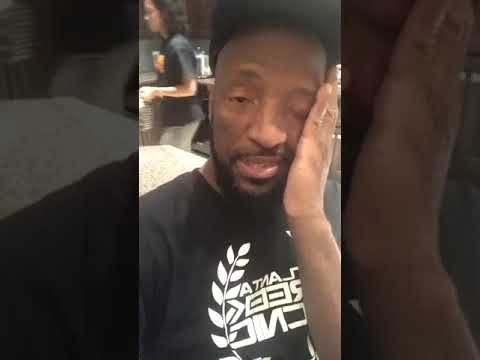 Rickey Smiley Watches His “Ghetto Twins” Tickle Battle