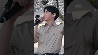 웃고 윙크까진 반칙이지 #소수빈 #남자의애교 나는 그저 녹아요🫠