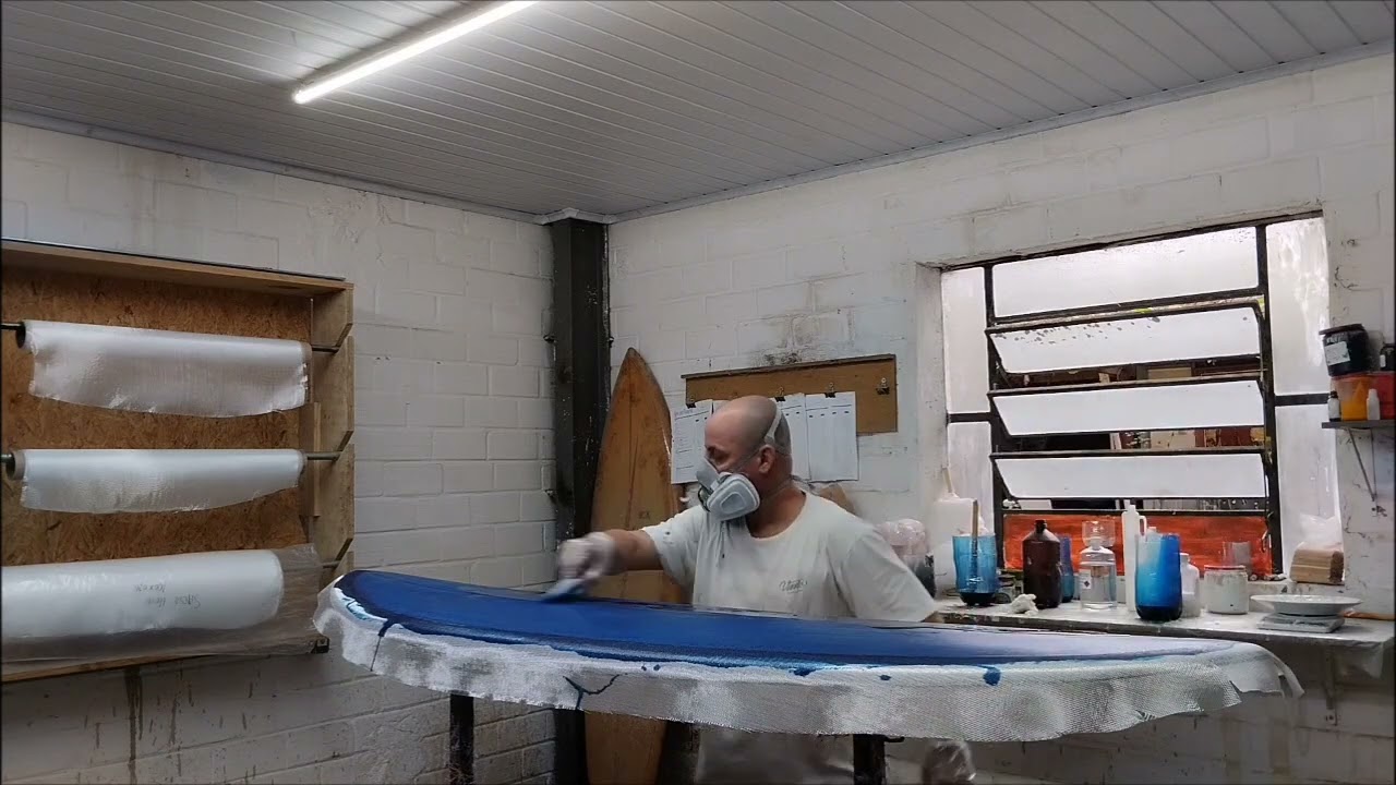 Como laminar prancha com resina pigmentada