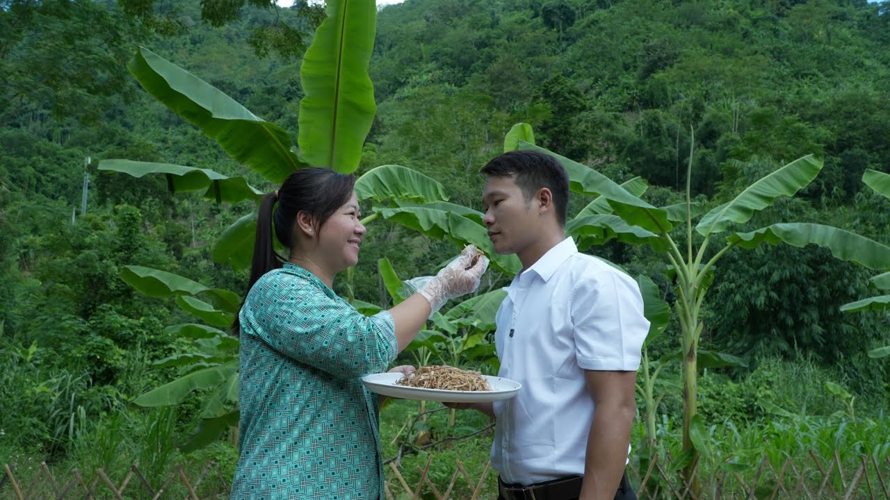 Генеральный директор Дэвид был удивлён, узнав, что Ли Тиеу Майя больше не была той застенчивой девоч