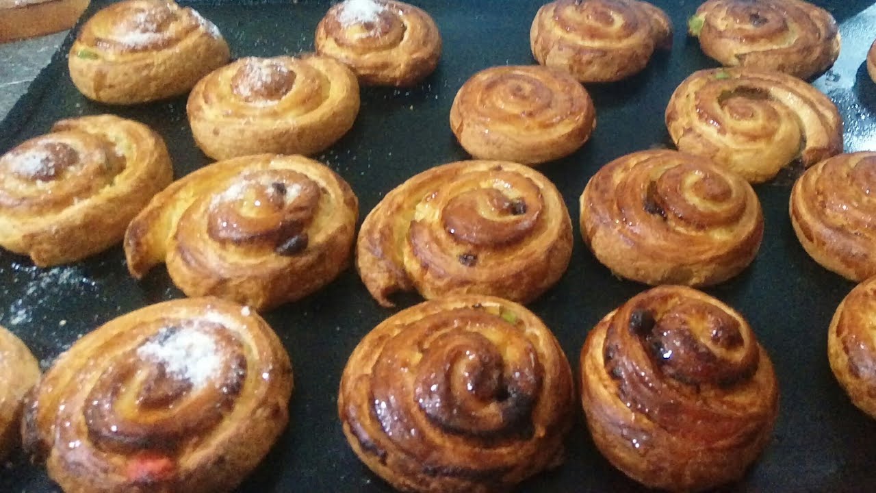 ب 250 غرام دقيق وبعض المكونات تحضري كمية وفيرة ديال لشنيك( ريزان )