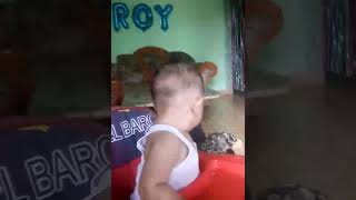 Anakini Mengisap Jari