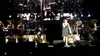 Whitney Houston Melbourne 06/03/2010 I Love The Lord